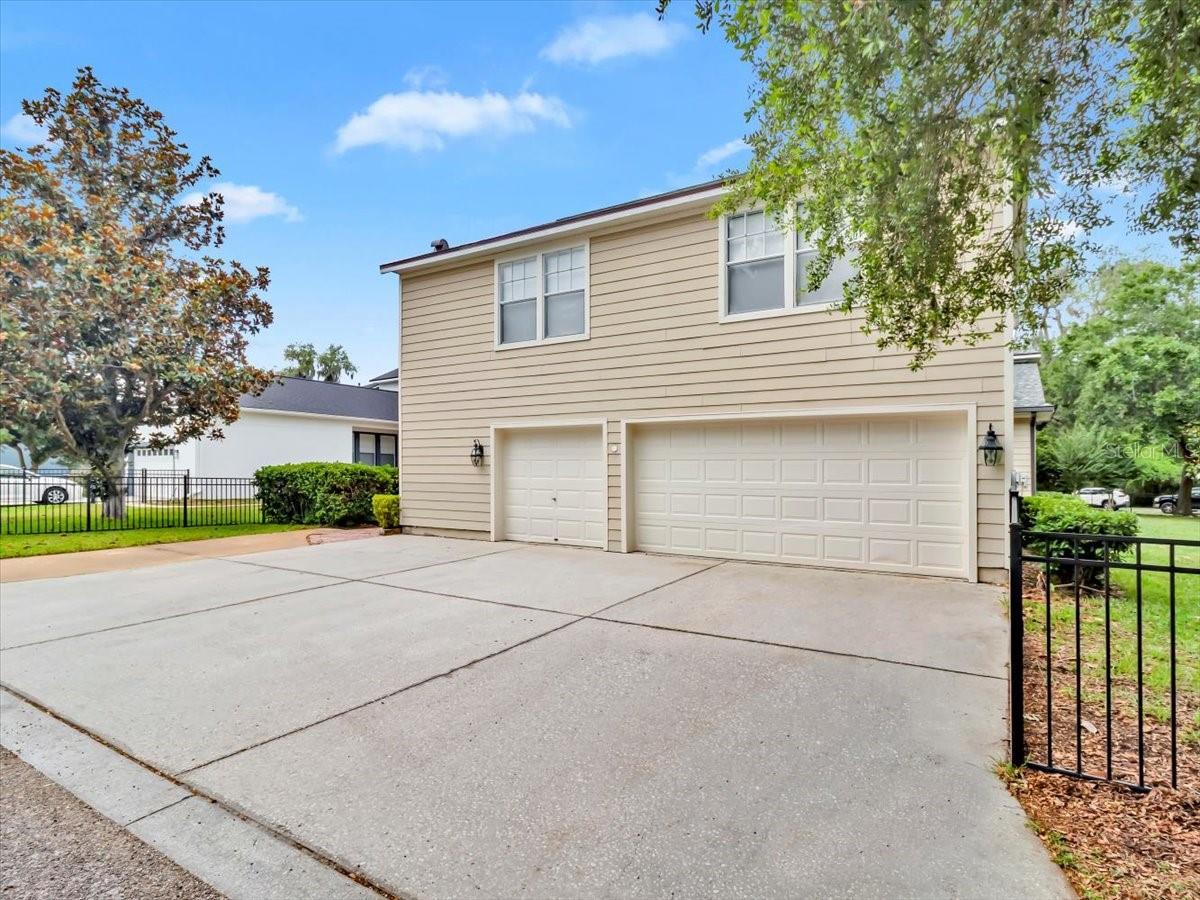 FISHHAWK RANCH TOWNCENTER PHAS - Residential