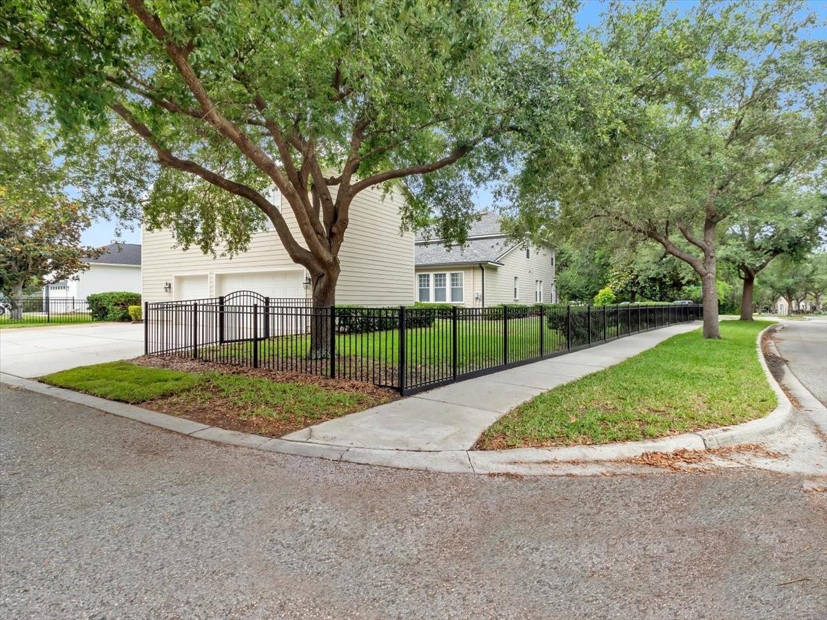 FISHHAWK RANCH TOWNCENTER PHAS - Residential