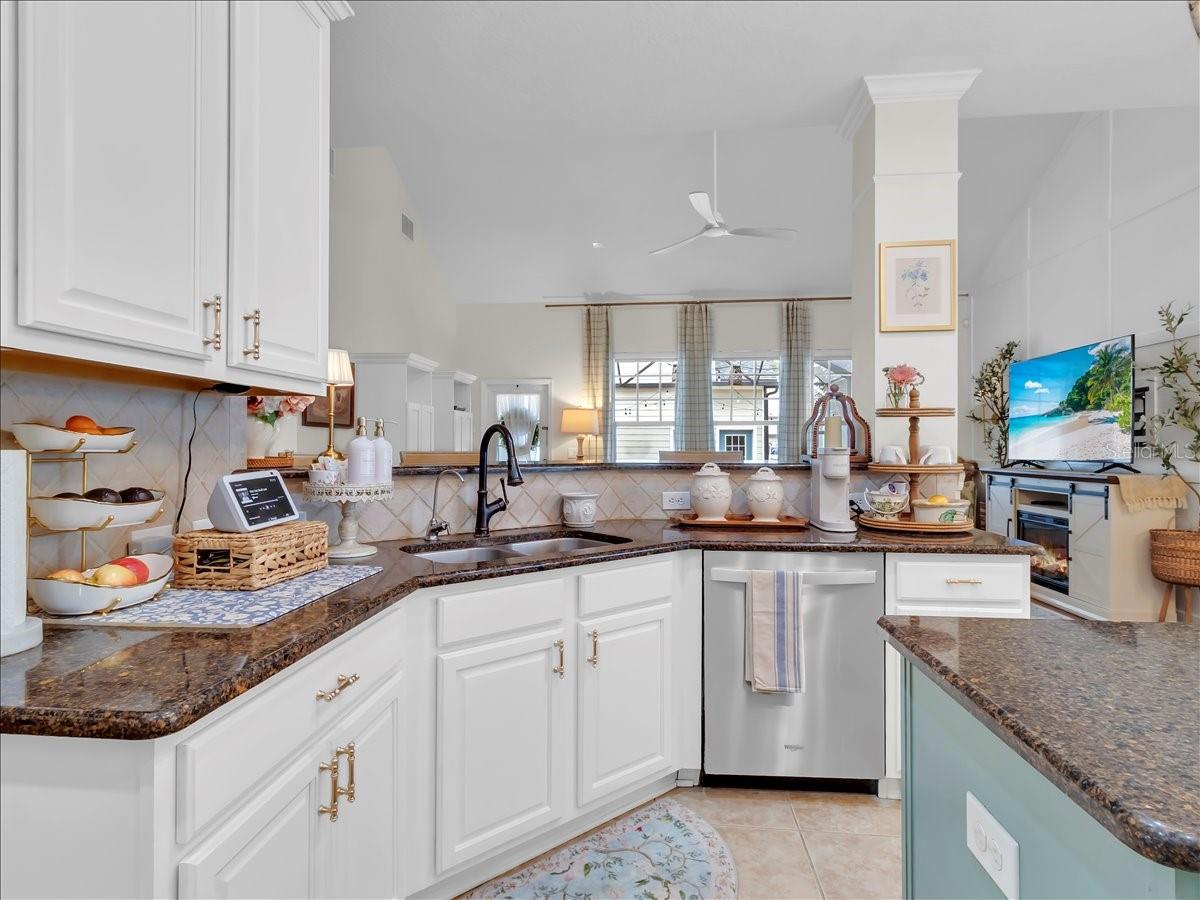 FISHHAWK RANCH TOWNCENTER PHAS - Residential