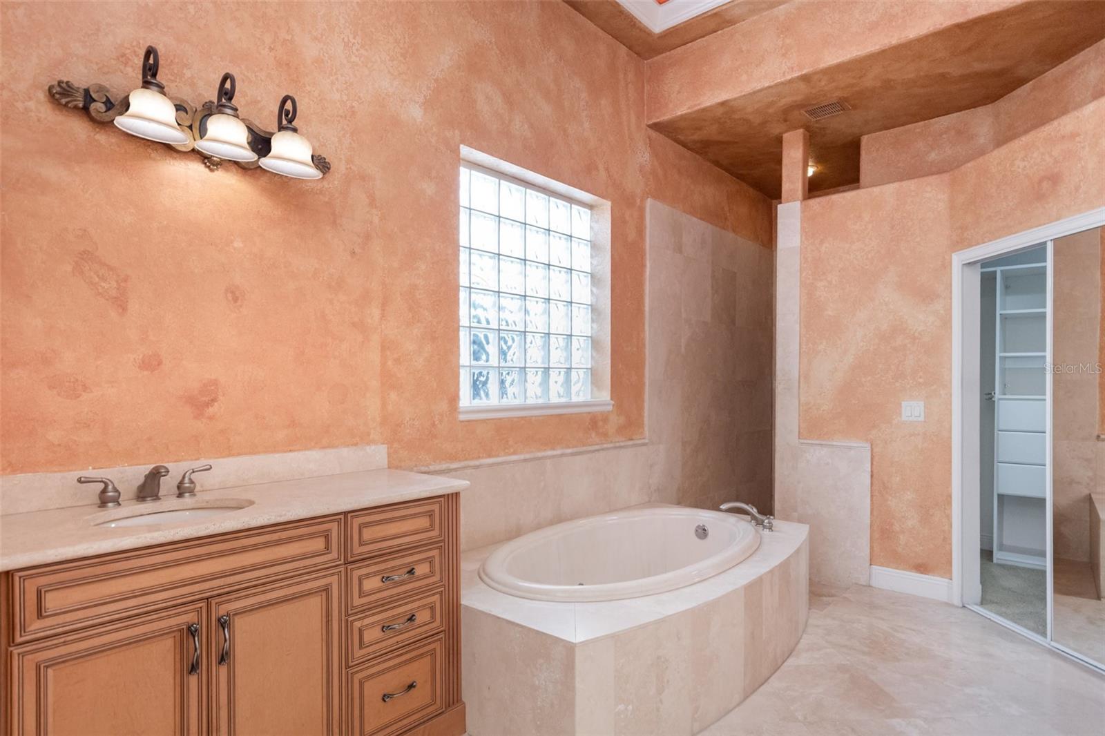 MIRABELLA/VIZCAYA PH 03 - Residential