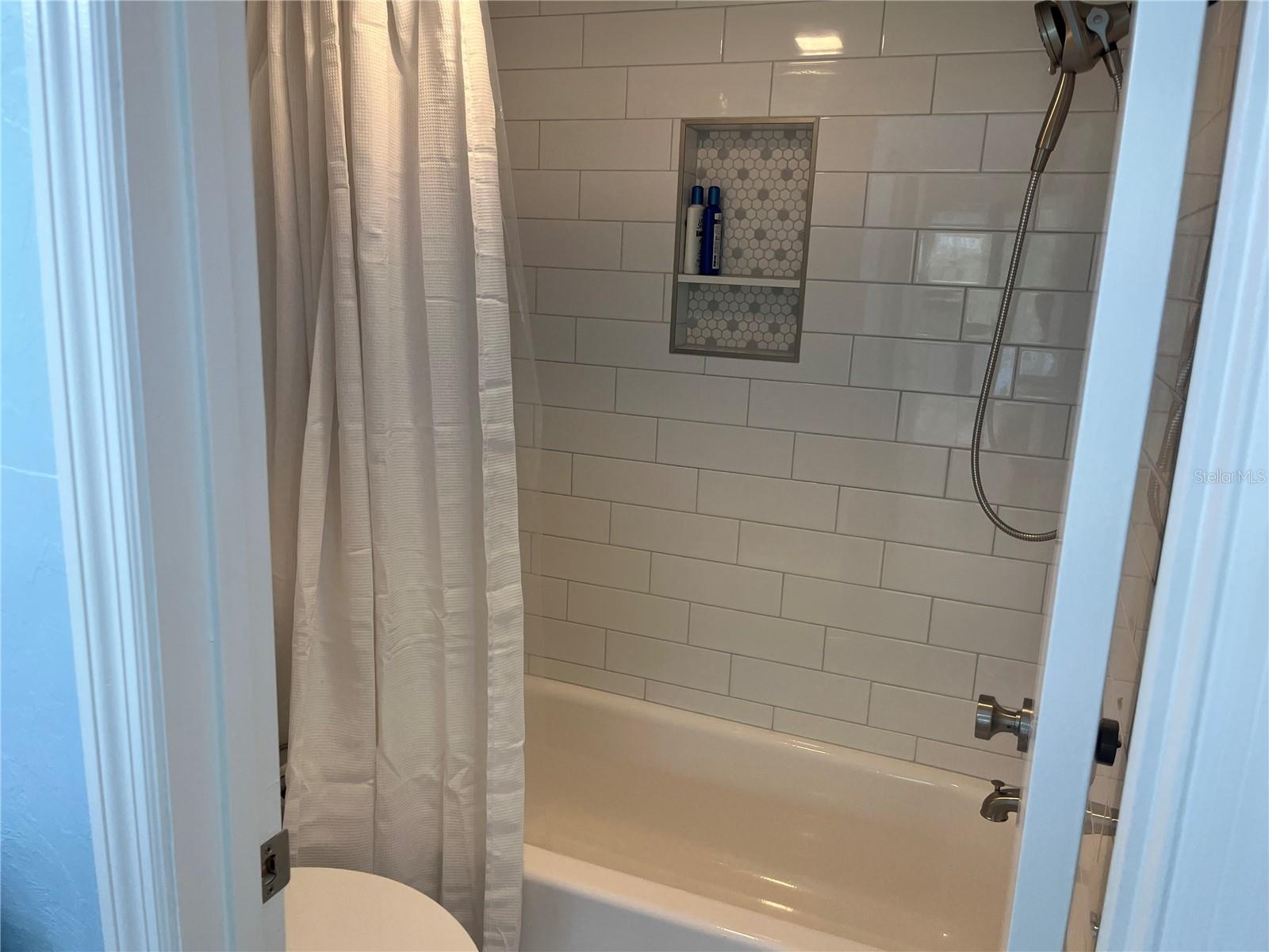 CARDINAL CONDO APTS - Residential Lease