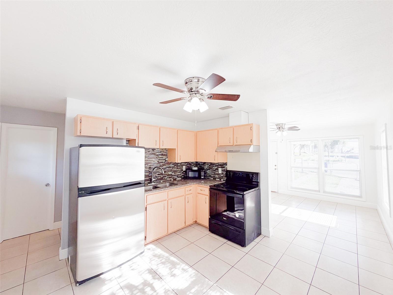 407 W BELLA VISTA STREET