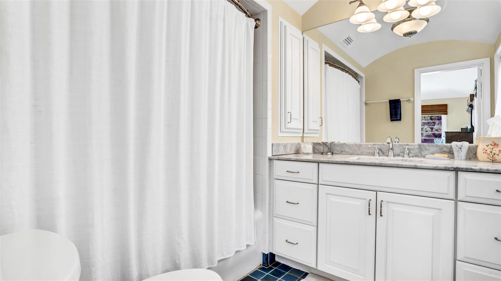 MOUNTAIN LAKE UNREC - Residential