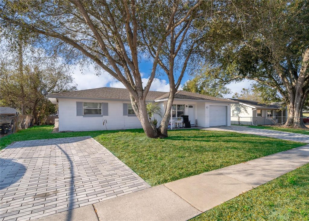 Photo of 10 E Celeste Street, Apopka, FL 32703 (MLS # S5144720)