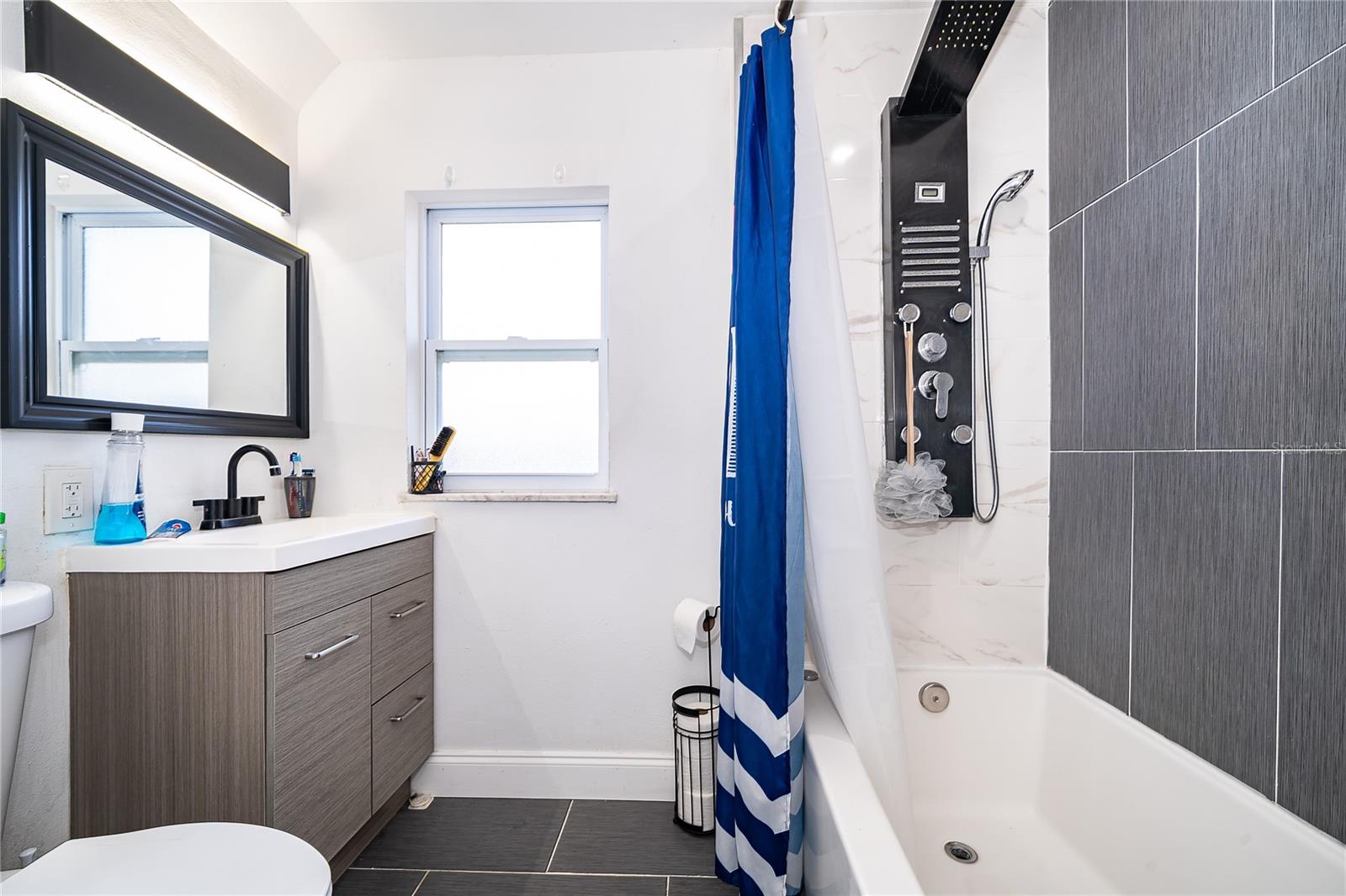 LAKE JEWELL HEIGHTS - Residential