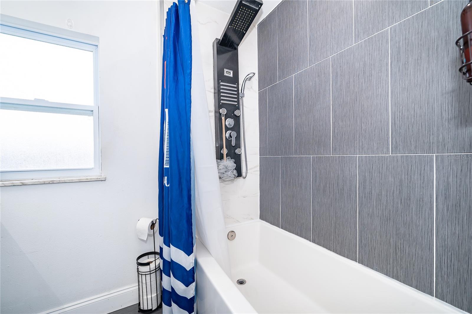 LAKE JEWELL HEIGHTS - Residential