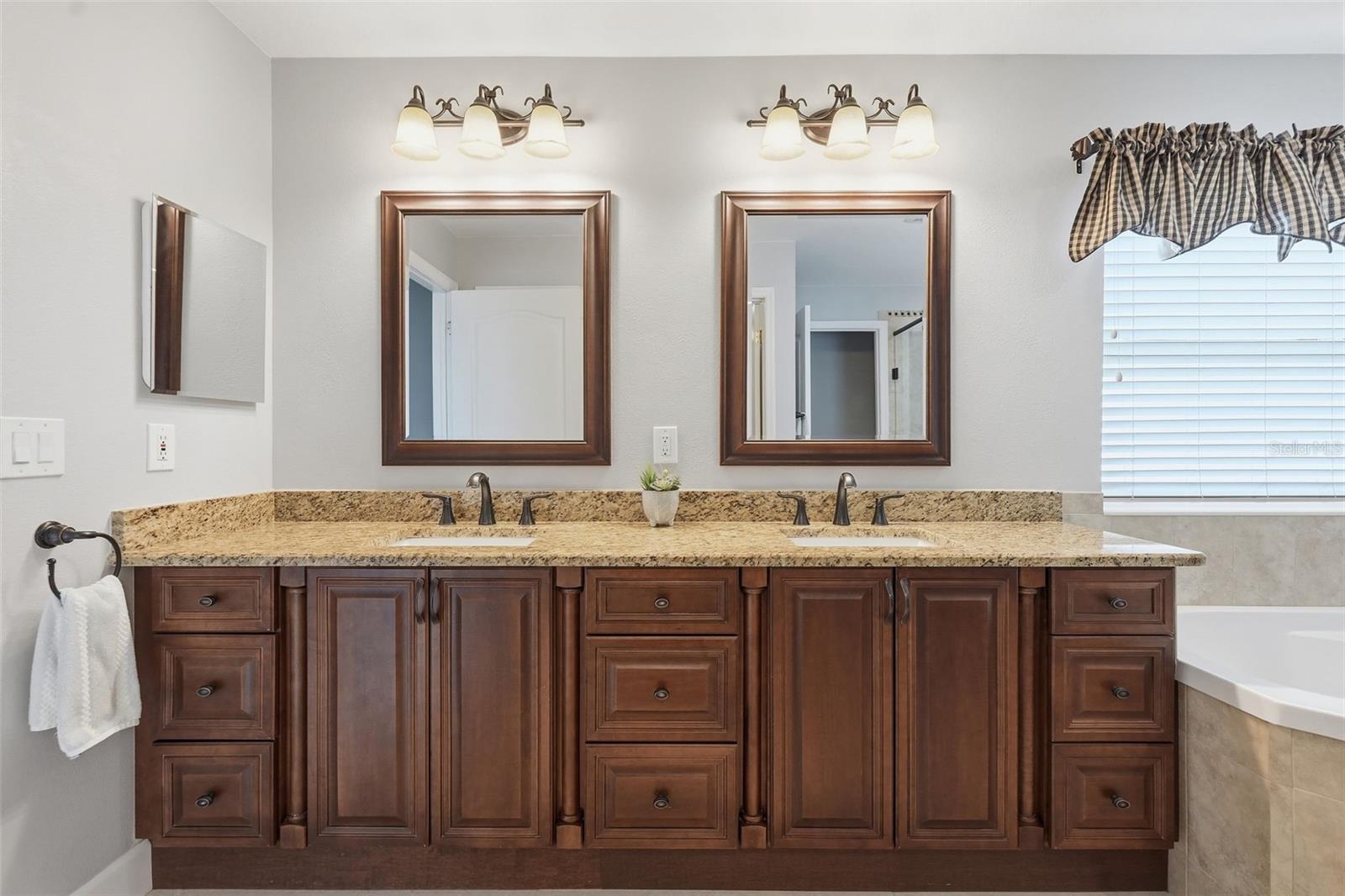 BAY ARBOR - Residential