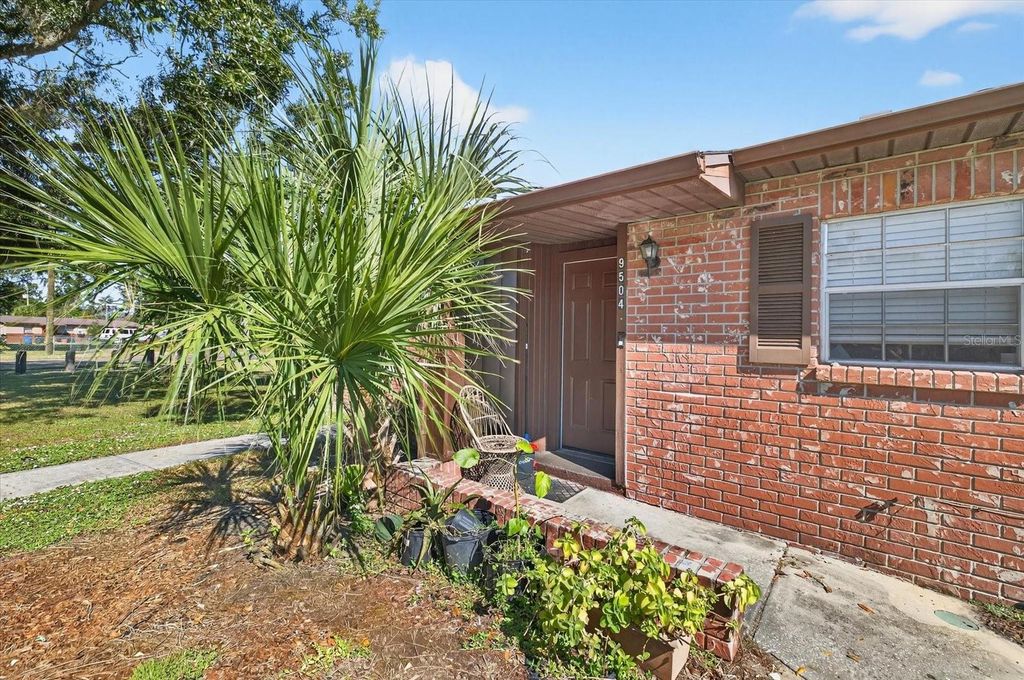 Photo of 9539 Fieldview Circle, Thonotosassa, FL 33592 (MLS # W7880029)