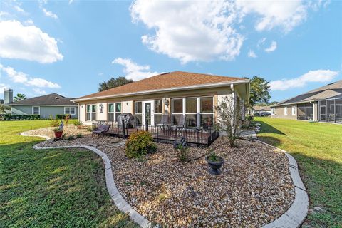 A home in LADY LAKE