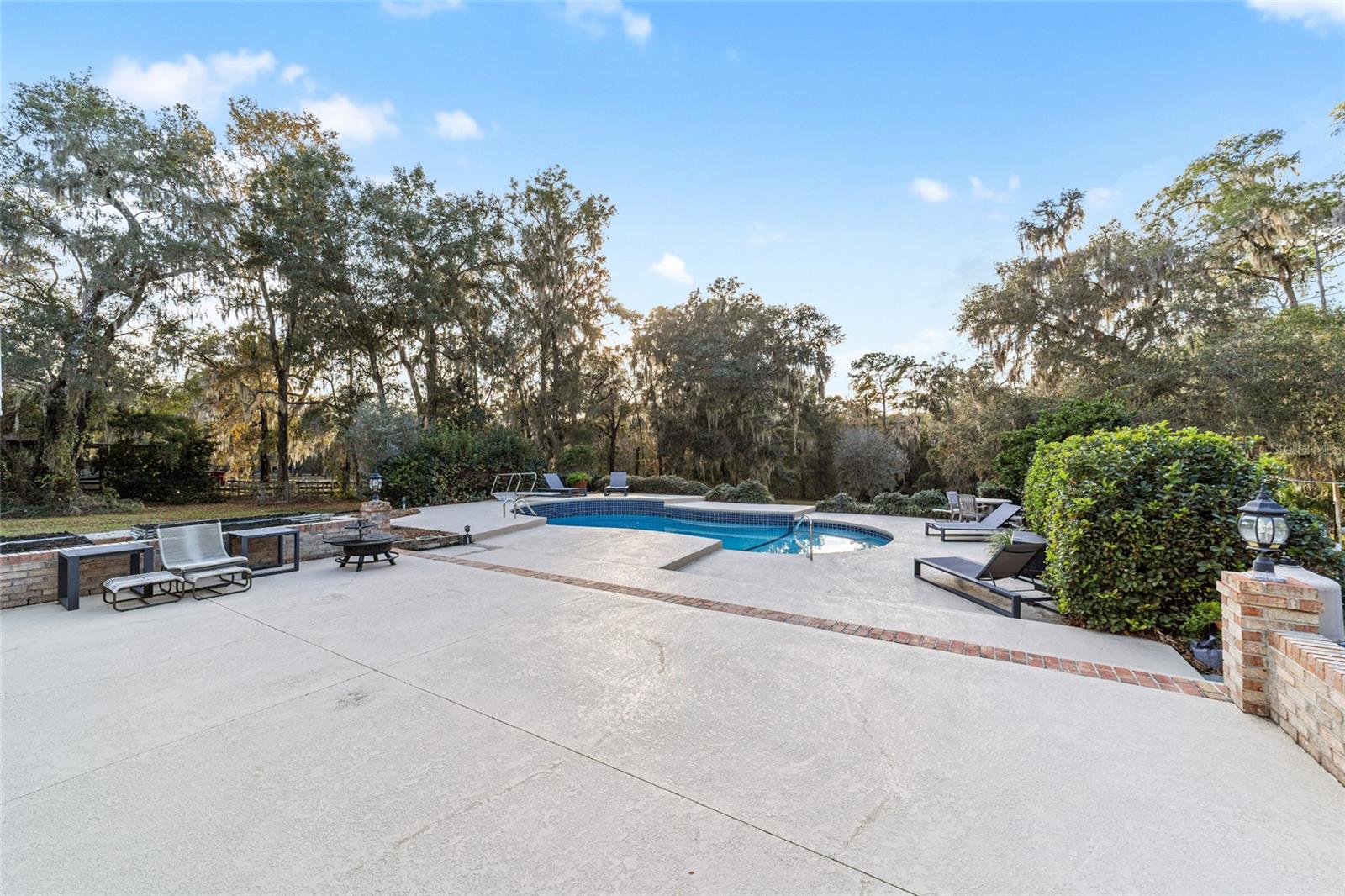 SHADY ROAD RANCHES - Residential