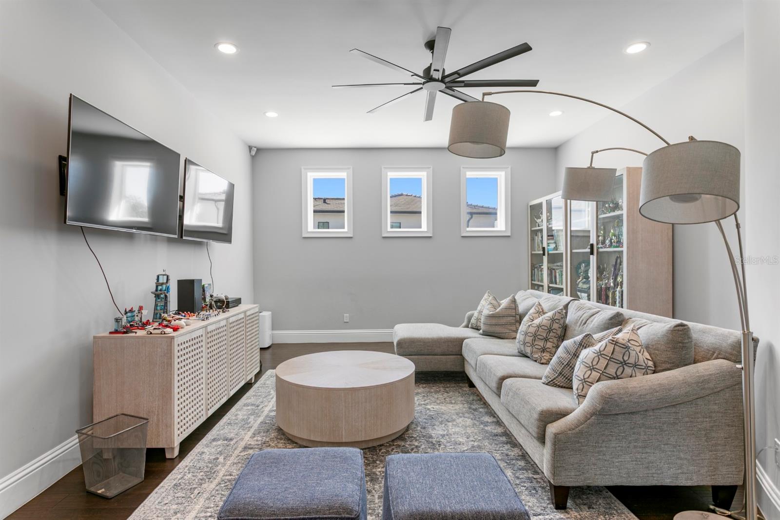 SUNSET PARK - Residential