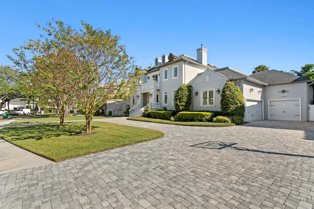 Photo of 2604 S Bryant Circle, Tampa, FL 33629 (MLS # TB8462945)