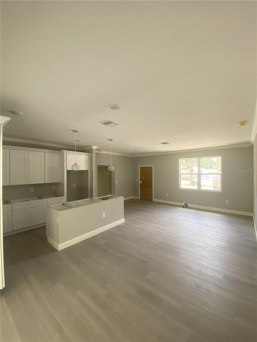 221 W EUCLID AVENUE