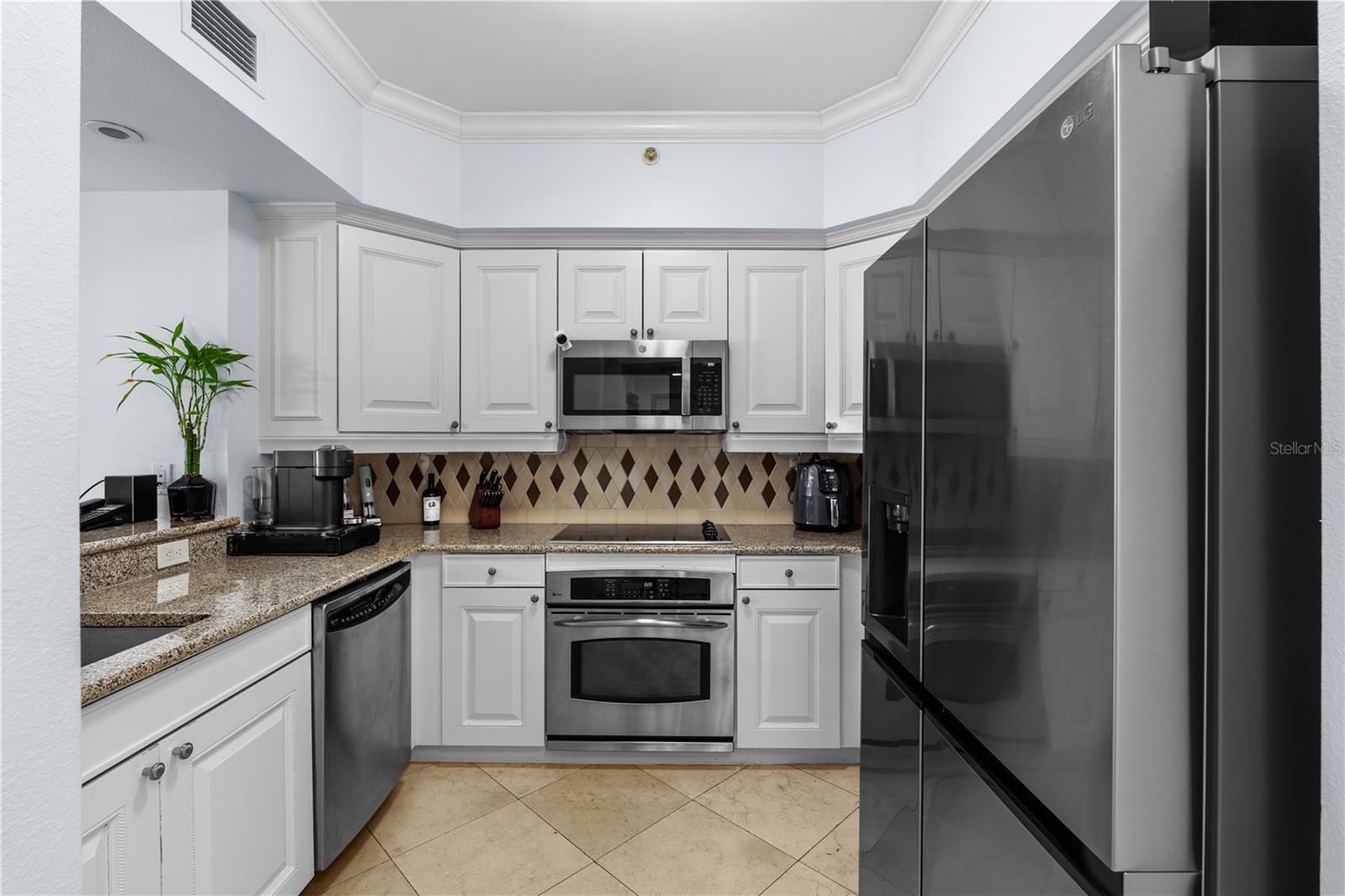 7593 GATHERING DRIVE 706