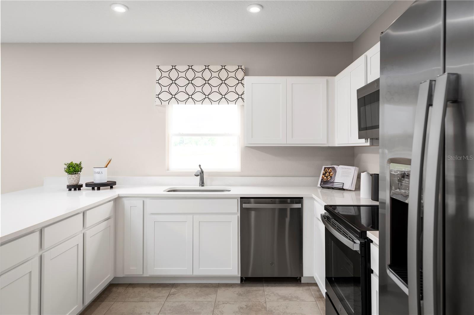 CRYSTAL LAKE PRESERVE - Residential