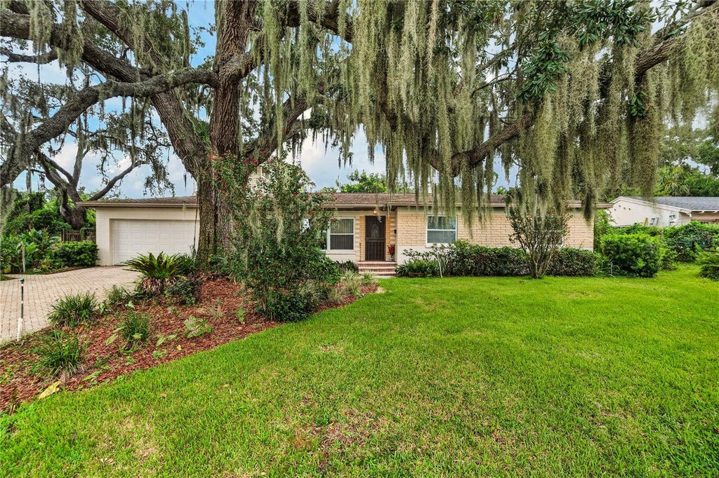 Photo of 1205 Dorchester Street, Orlando, FL 32803 (MLS # O6434000)