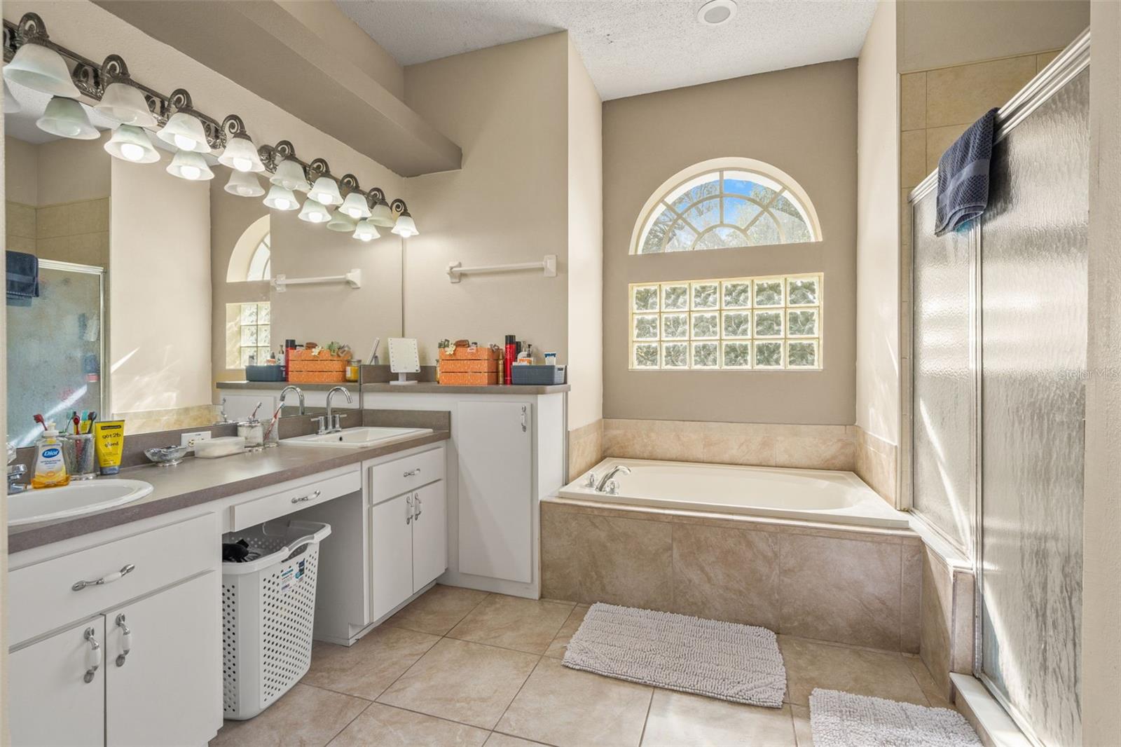 ROYAL HIGHLANDS - Residential