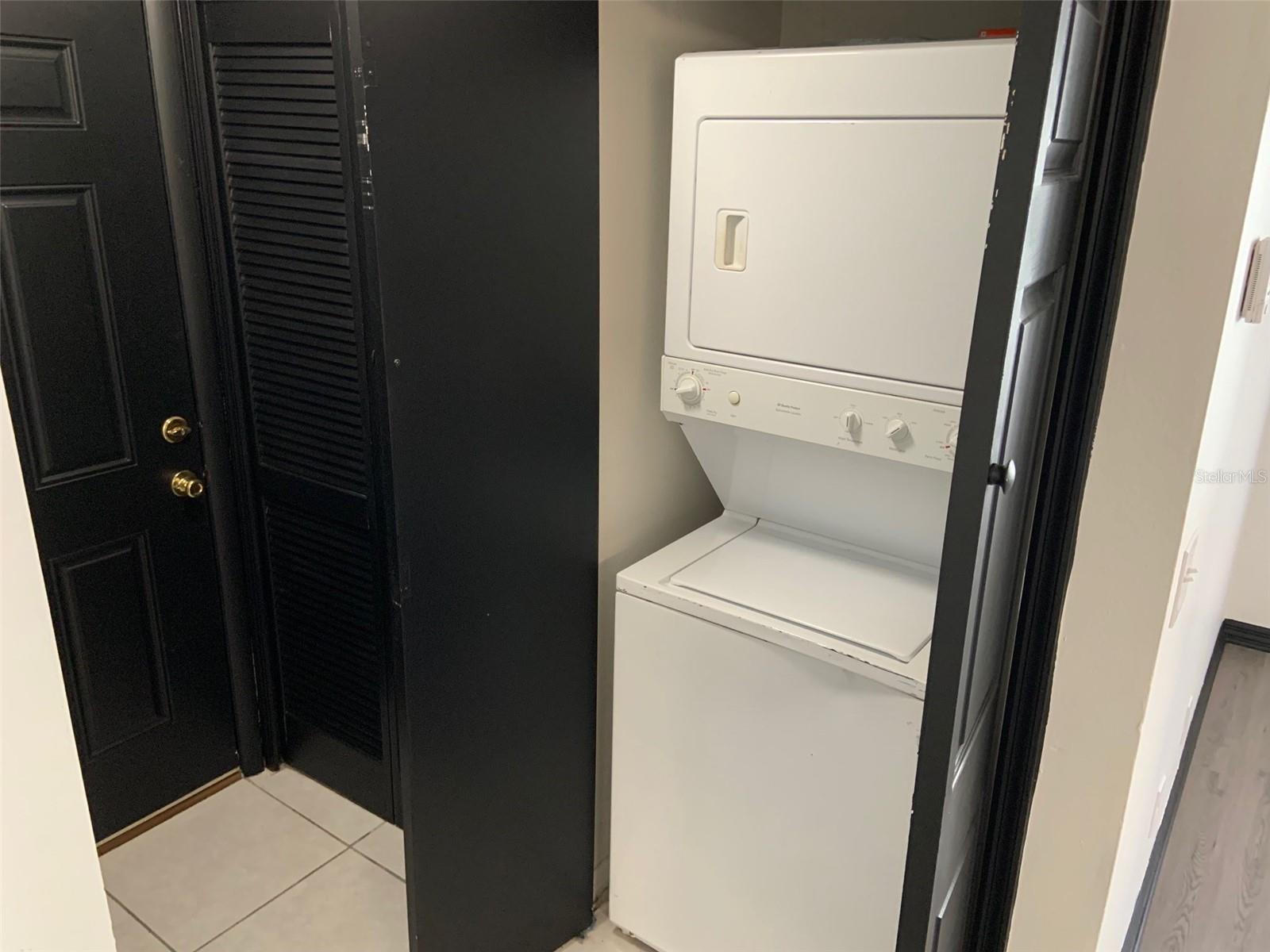 CENTRAL PARK METROWEST CONDO - Residential Lease