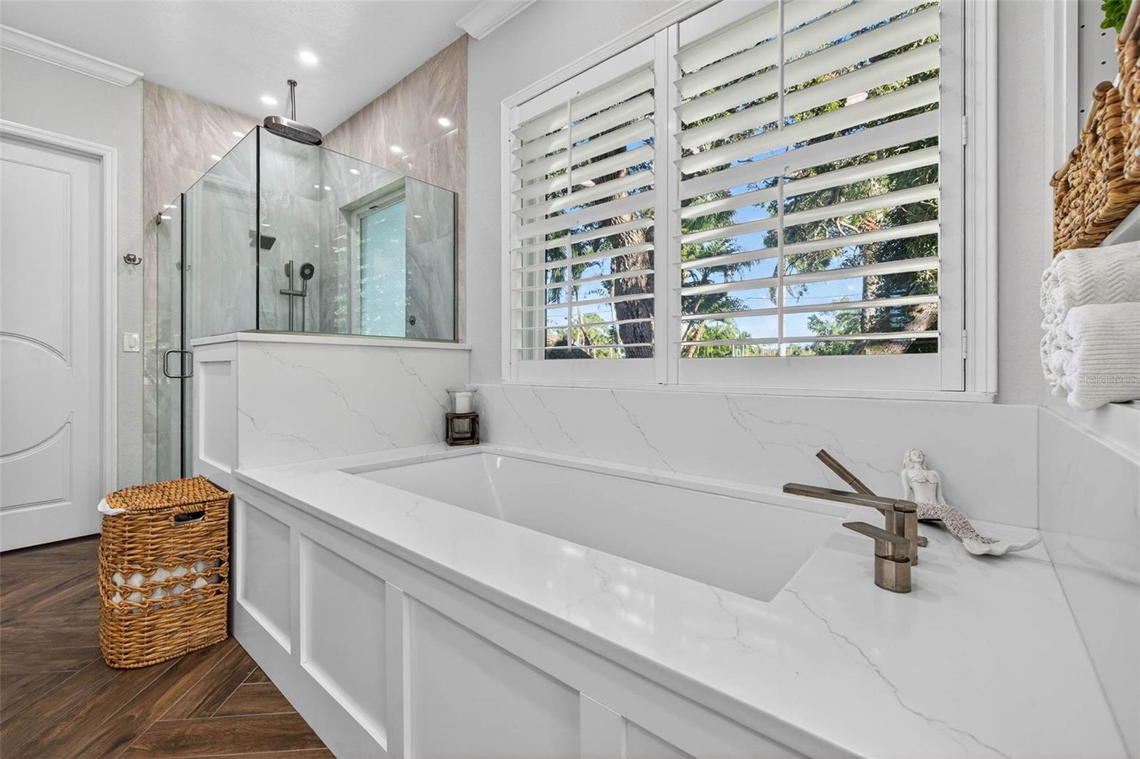 GATEHOUSE WOODS - Residential