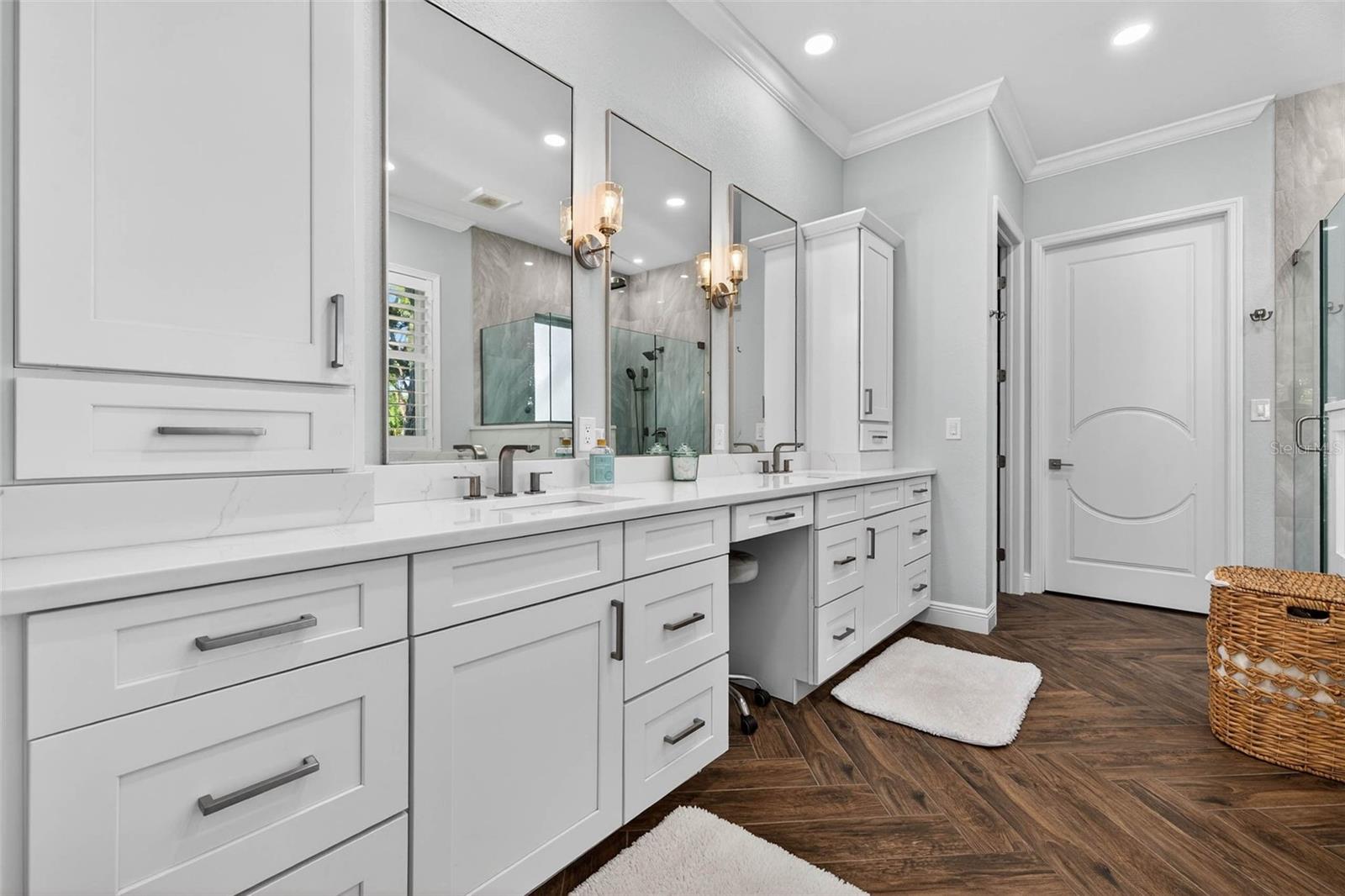 GATEHOUSE WOODS - Residential