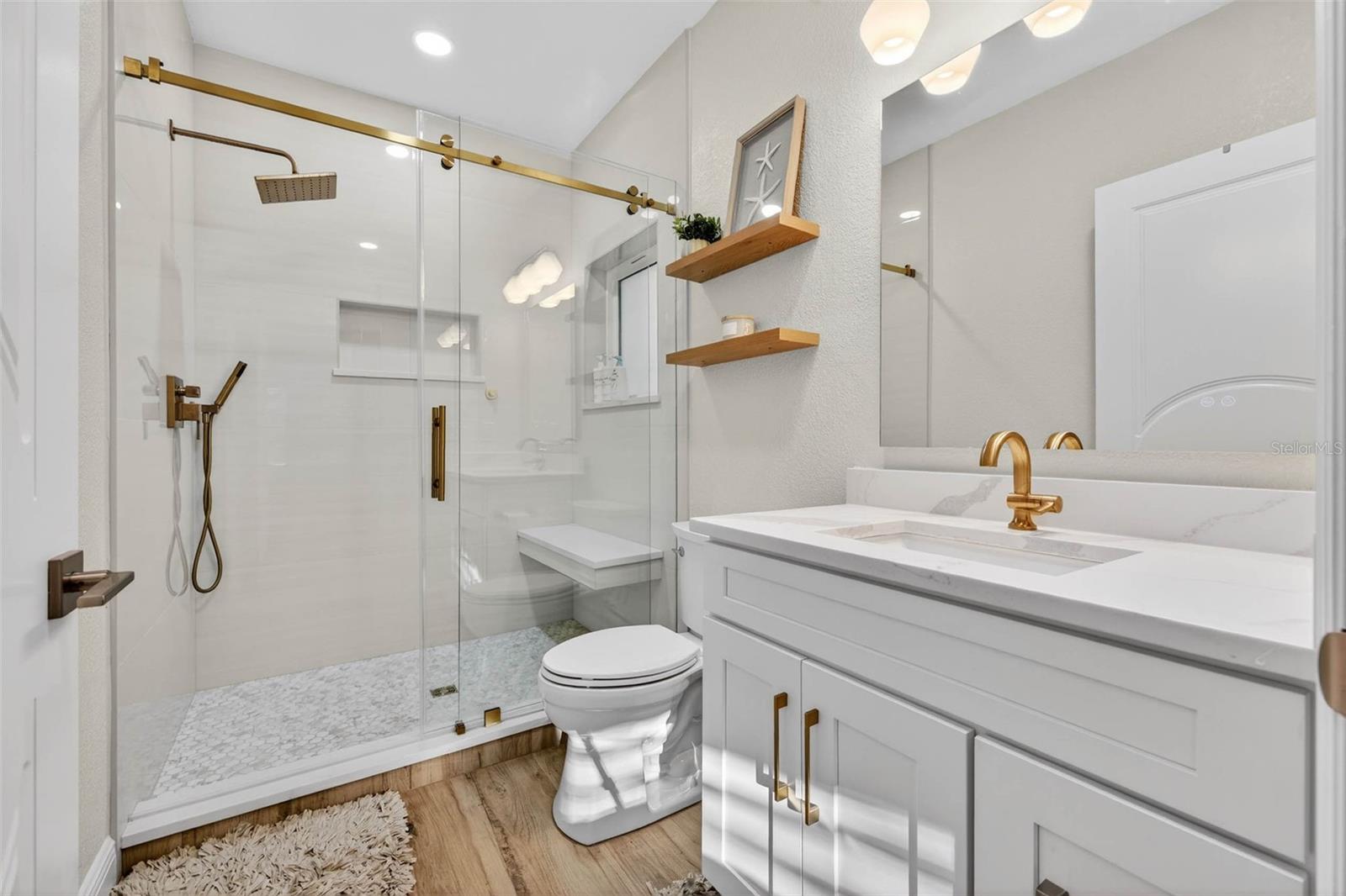 GATEHOUSE WOODS - Residential