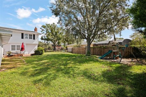 A home in WINTER HAVEN