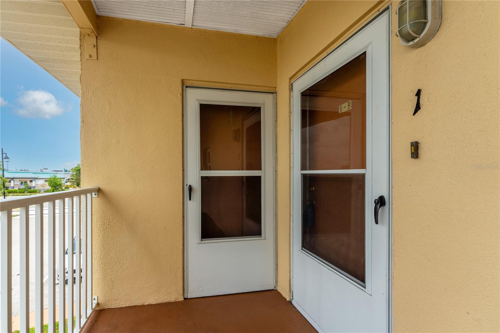 PLAZA VIEW APTS UN 01 - Residential