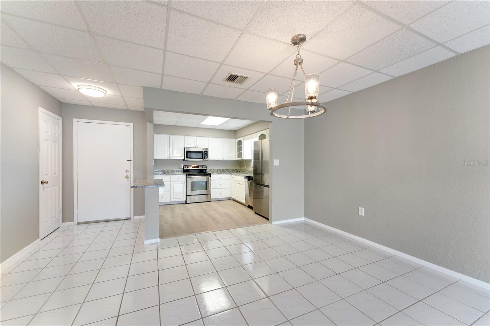 PLAZA VIEW APTS UN 01 - Residential