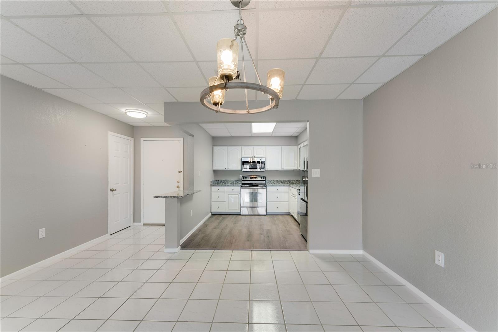 PLAZA VIEW APTS UN 01 - Residential