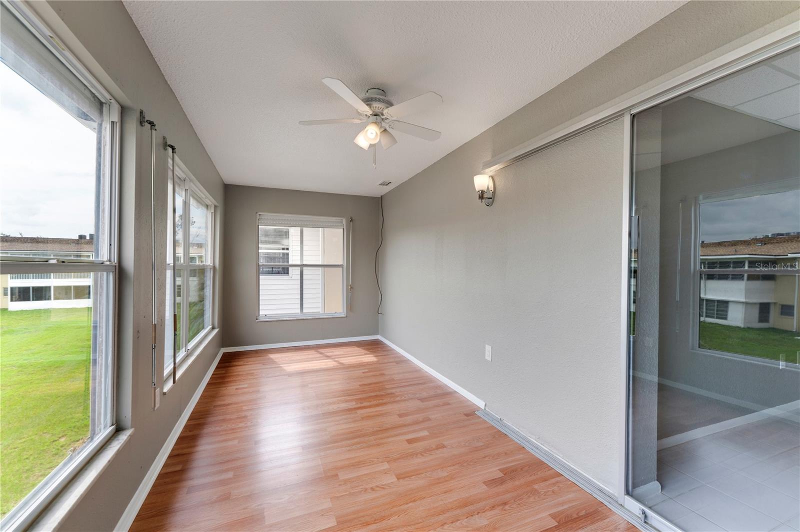 PLAZA VIEW APTS UN 01 - Residential