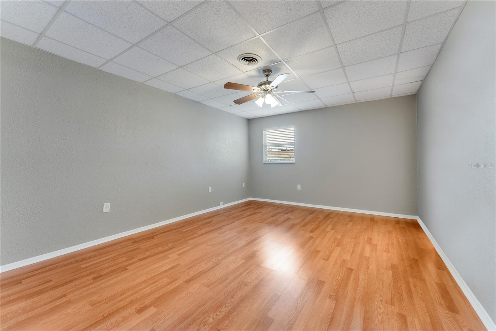 PLAZA VIEW APTS UN 01 - Residential