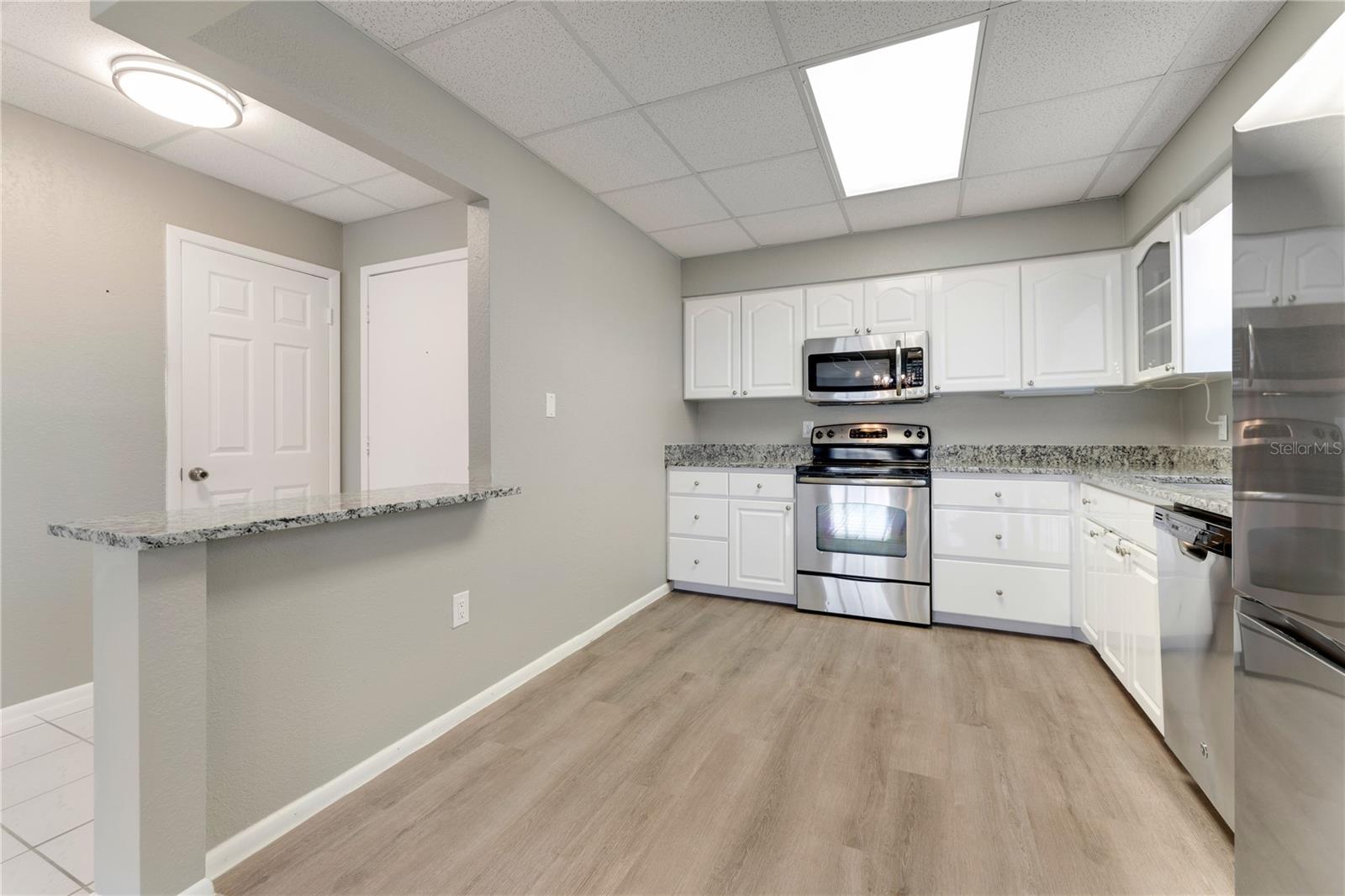 PLAZA VIEW APTS UN 01 - Residential