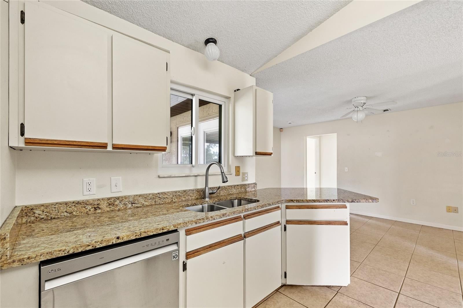 1273 GLADSTONE DRIVE