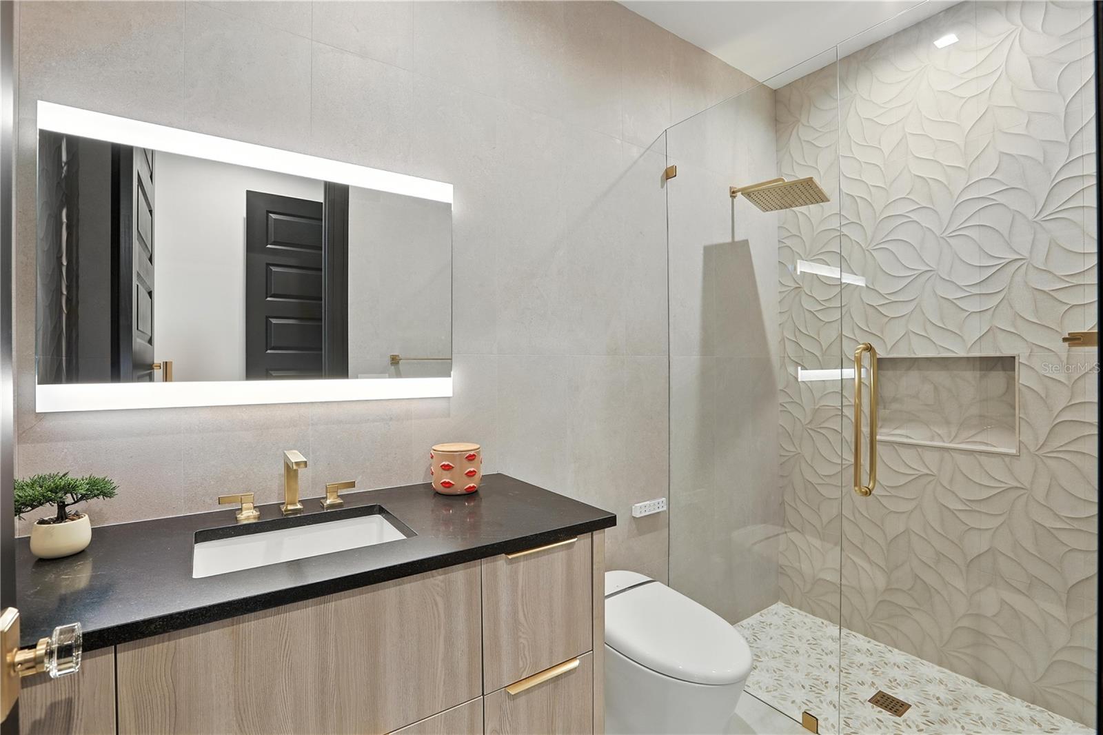 ISLEWORTH - Residential
