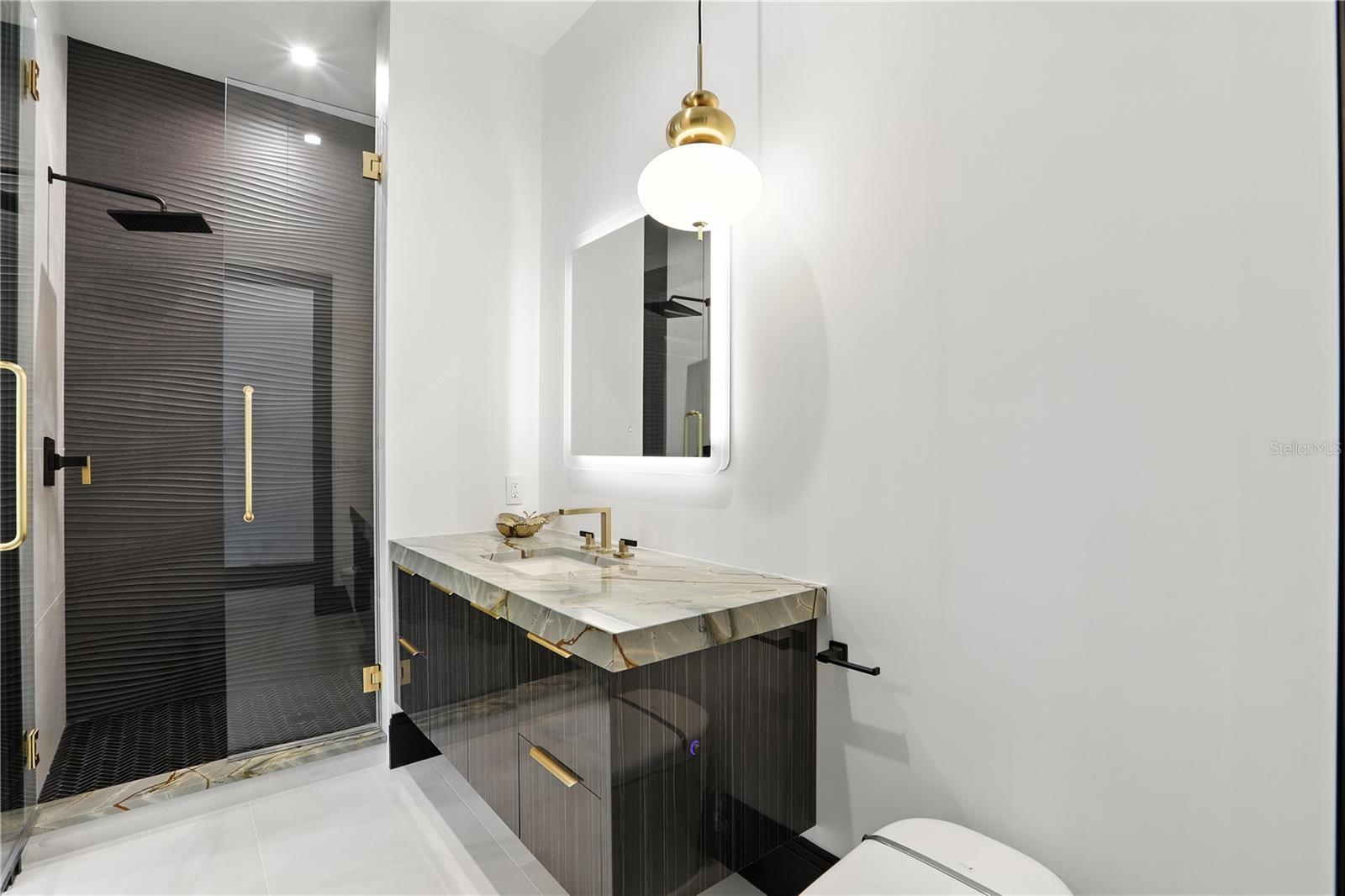 ISLEWORTH - Residential
