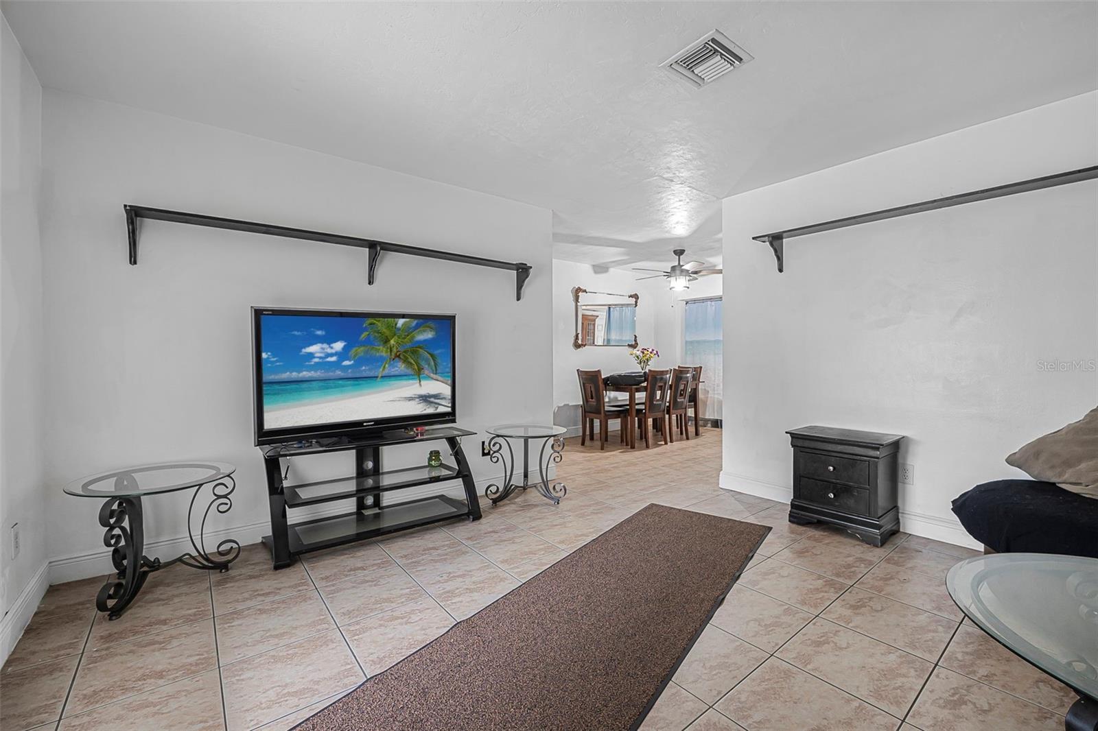 1333 E LOMBARDY DRIVE