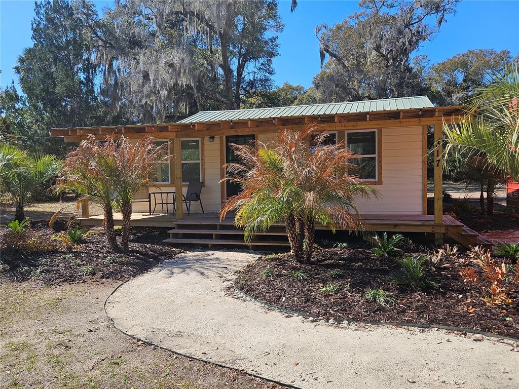 Photo of 317 S Fern Street, San Mateo, FL 32187 (MLS # A4685624)