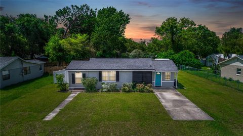 A home in DEBARY