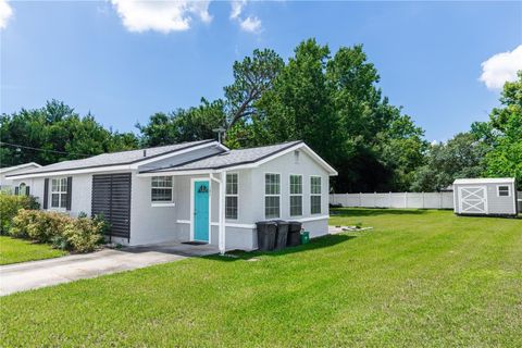 A home in DEBARY