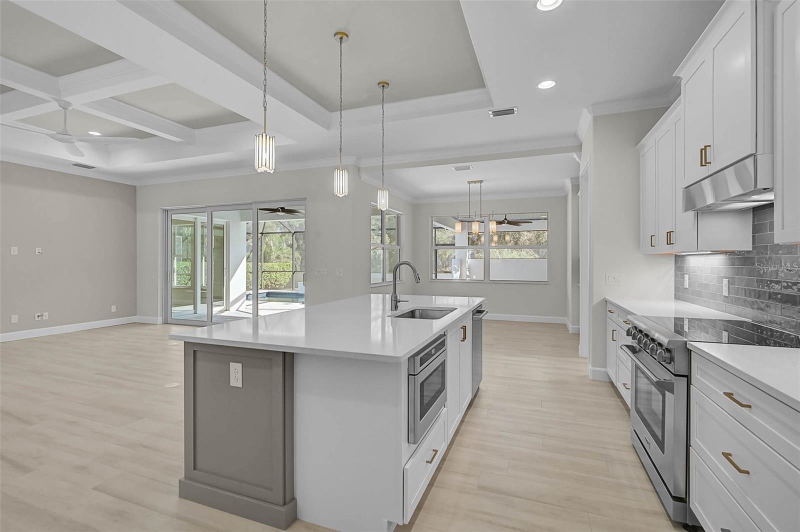 PEBBLE CREEK - Residential