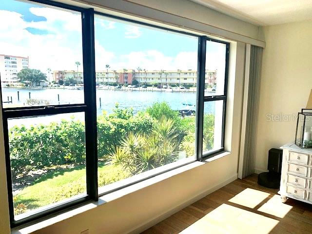 MOORINGS - Residential Lease