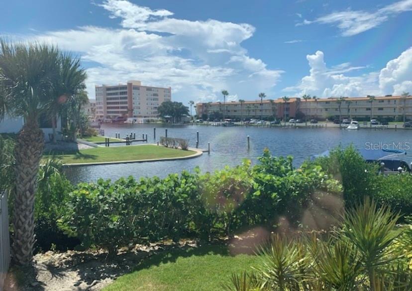 MOORINGS - Residential Lease