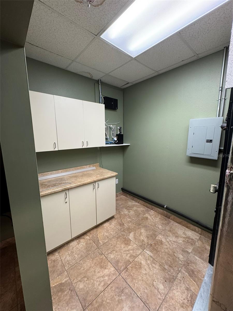 BELLEAIR MANOR UN 3 - Commercial Lease