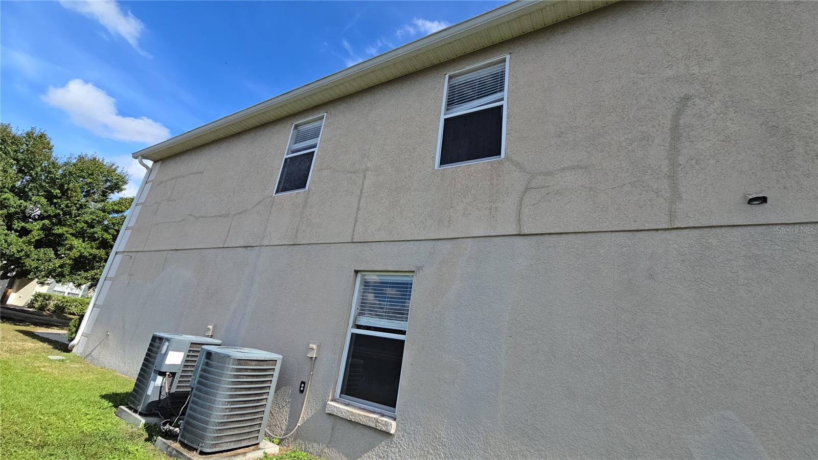 Search 4 8 WINDROSE DRIVE