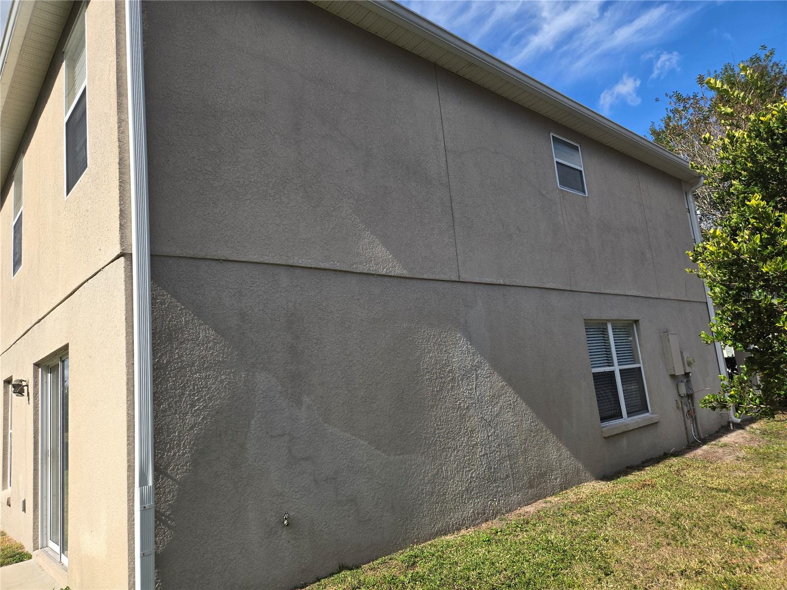 Search 3 8 WINDROSE DRIVE