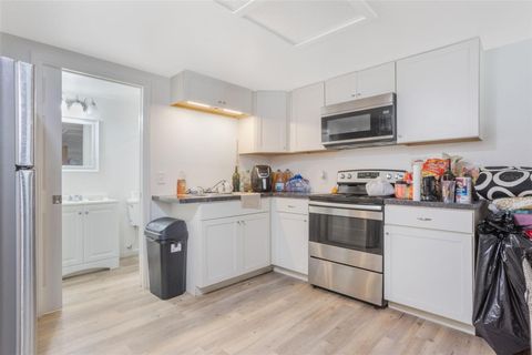 Tiny photo for 300 N Dixie Avenue, Fruitland Park, FL 34731 (MLS # G5100161)