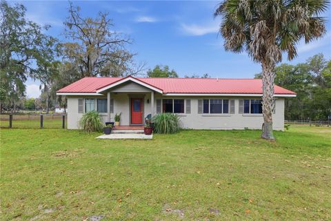 Photo of 18400 N Us Highway 441, Reddick, FL 32686 (MLS # OM716050)
