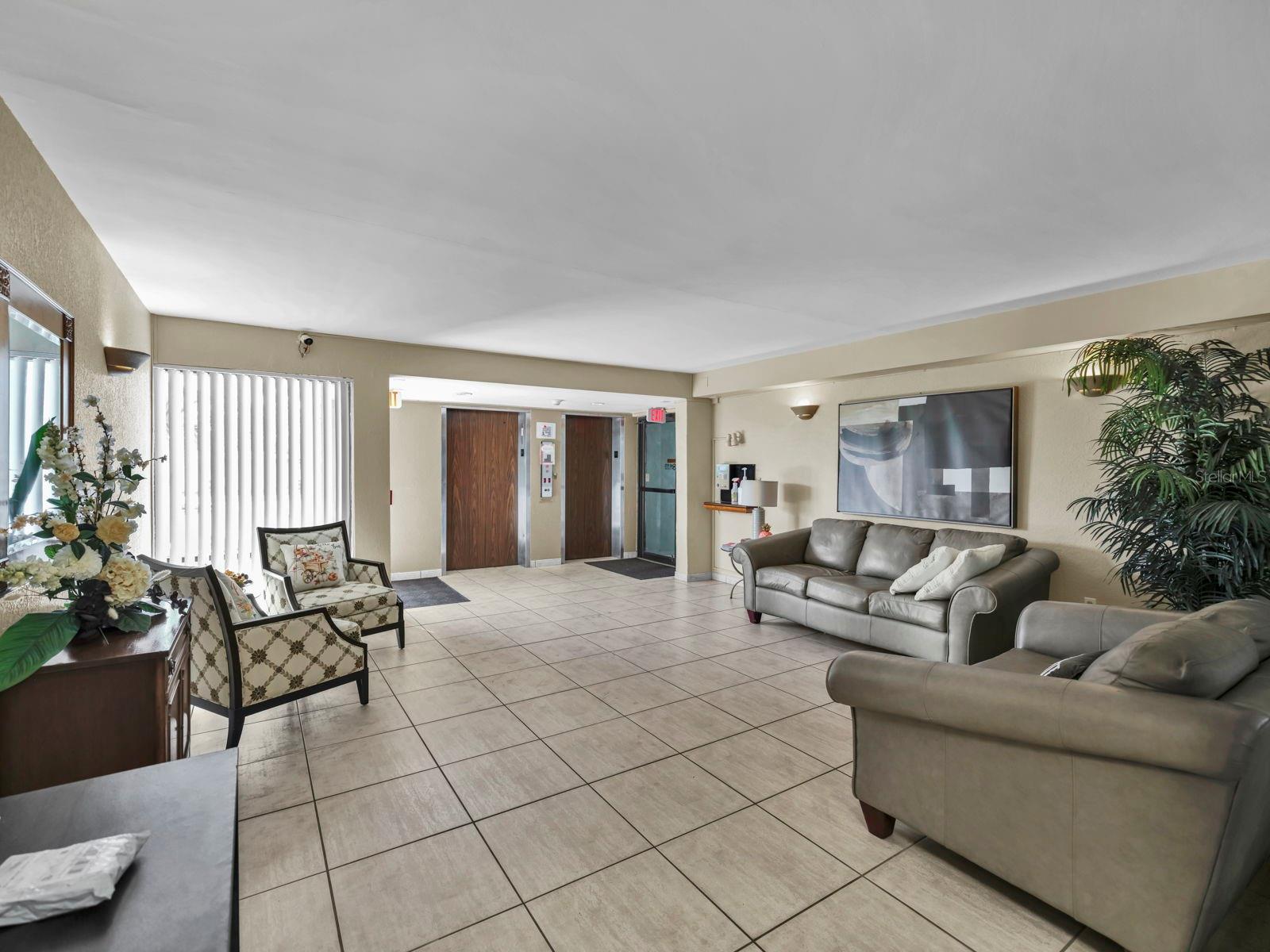 PARK CENTRAL TOWERS CONDO - Residential