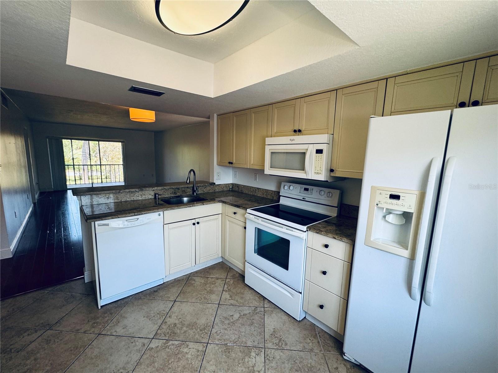 EAST LAKE WOODLANDS CYPRESS ESTATES - Residential Lease