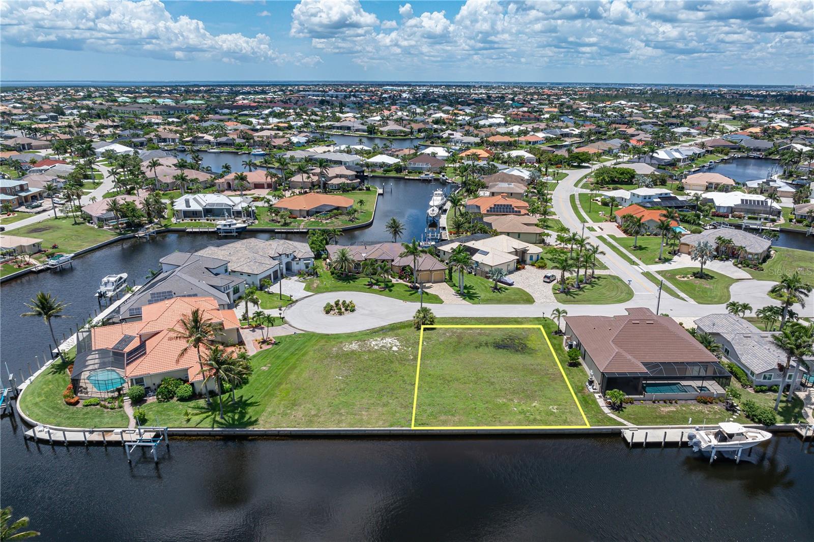PUNTA GORDA ISLES SEC 14 - Land